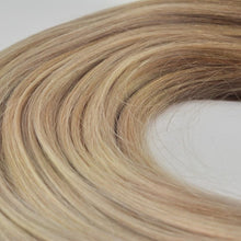 Load image into Gallery viewer, 20" Sandy Blonde Clip In Extensions