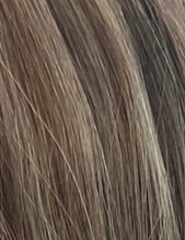 Load image into Gallery viewer, 20” Bronde Clip In Extensions
